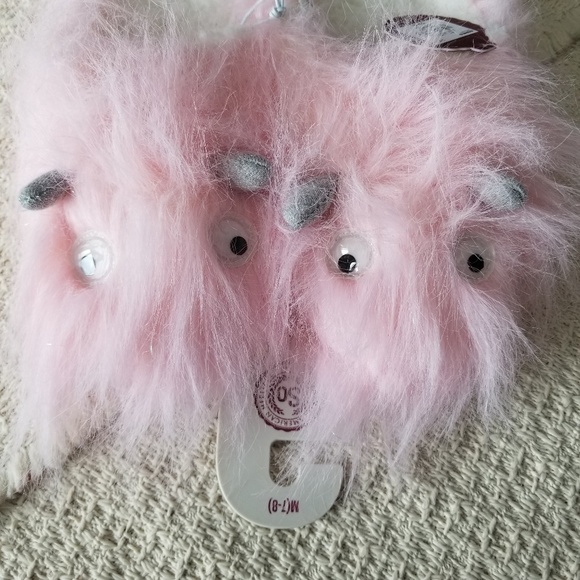 NWT pink fuzzy monster slippers M 7/8 - Picture 3 of 4